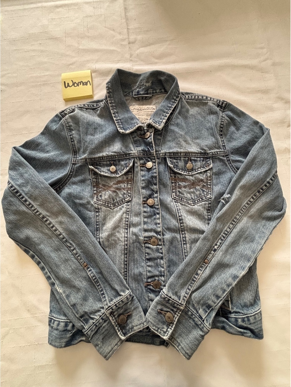 Women’s Large Light Wash Denim Jacket Aeropostale